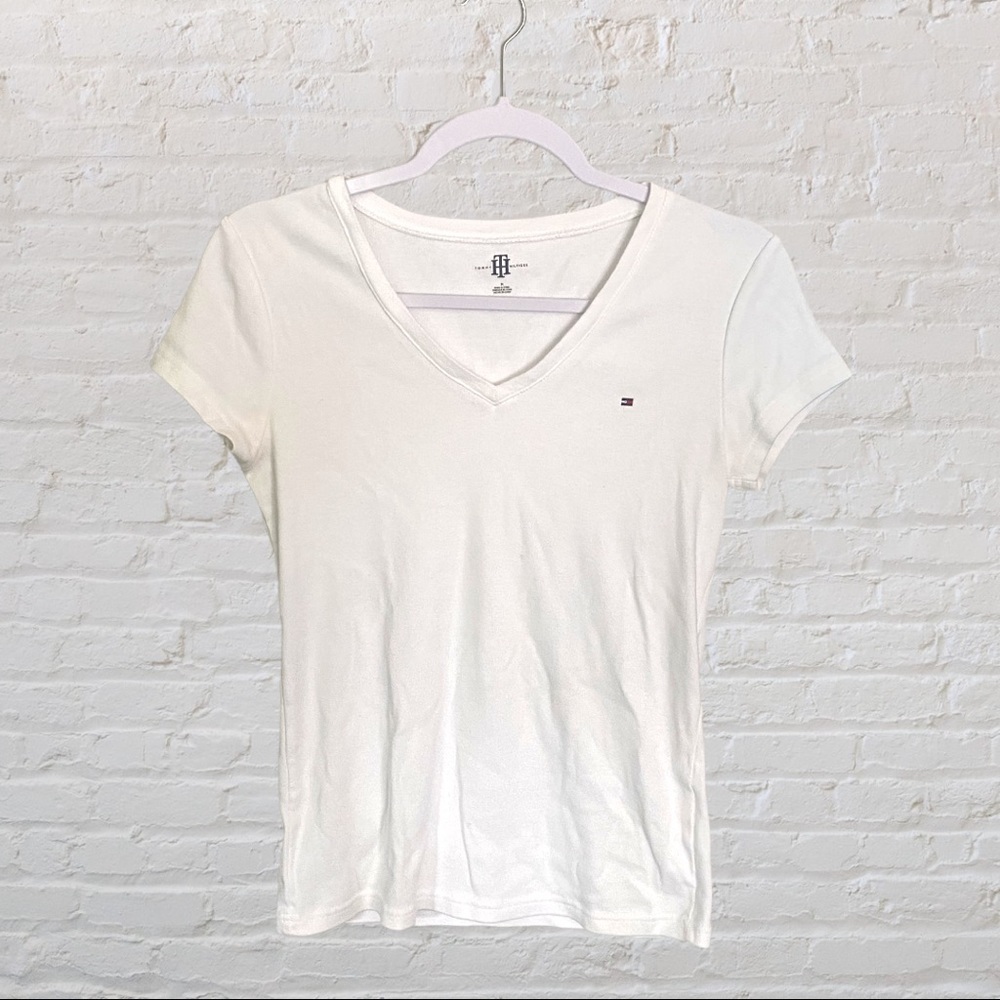 Tommy Hilfiger Women's V-Neck Short Sleeve Shirt - Picture 1 of 4